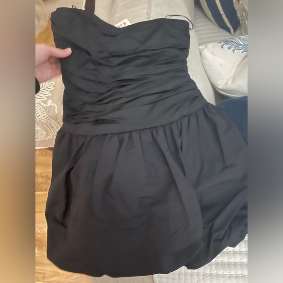 Gianni Bini (GBGirls) strapless bubble dress! 🖤🖤🖤 - Picture 3 of 3